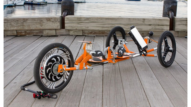 Illustration for article titled Standing Electric Trike Looks Like a Really Fun Way To Die